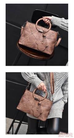 时尚与童趣的优雅邂逅——评鑫晶2017春季新款复古米奇挂件手提包